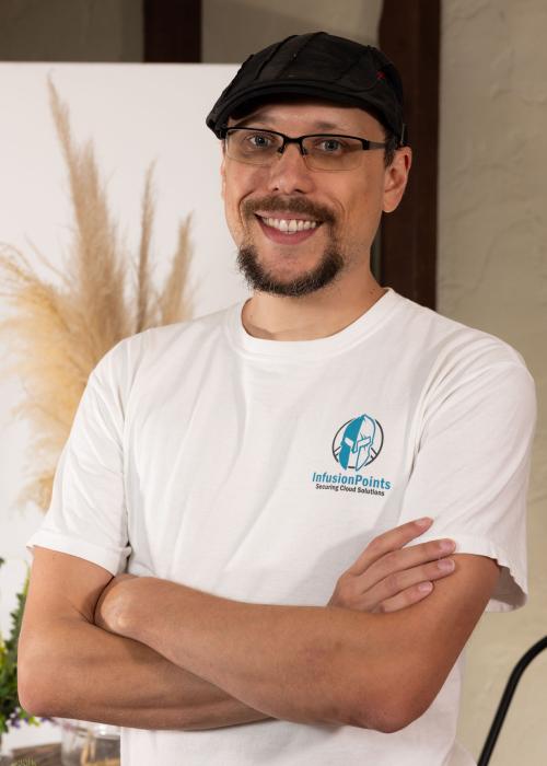 Chris Eaves